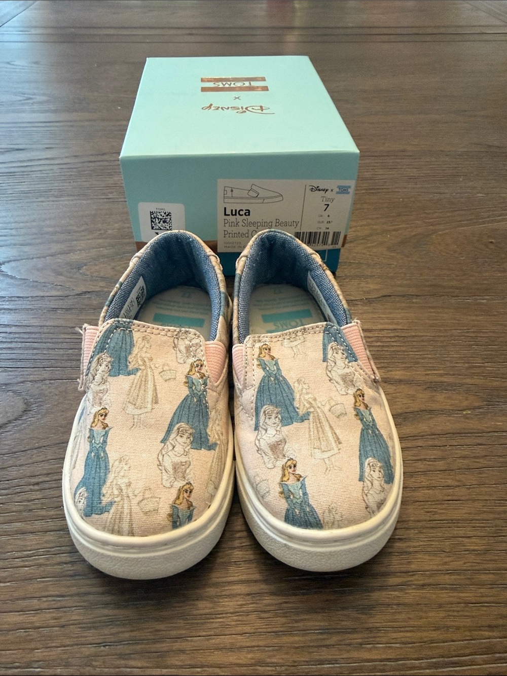 Toms Disney Cinderella 7 Tiny Pink Slip-On Sneakers with Blue Character Print